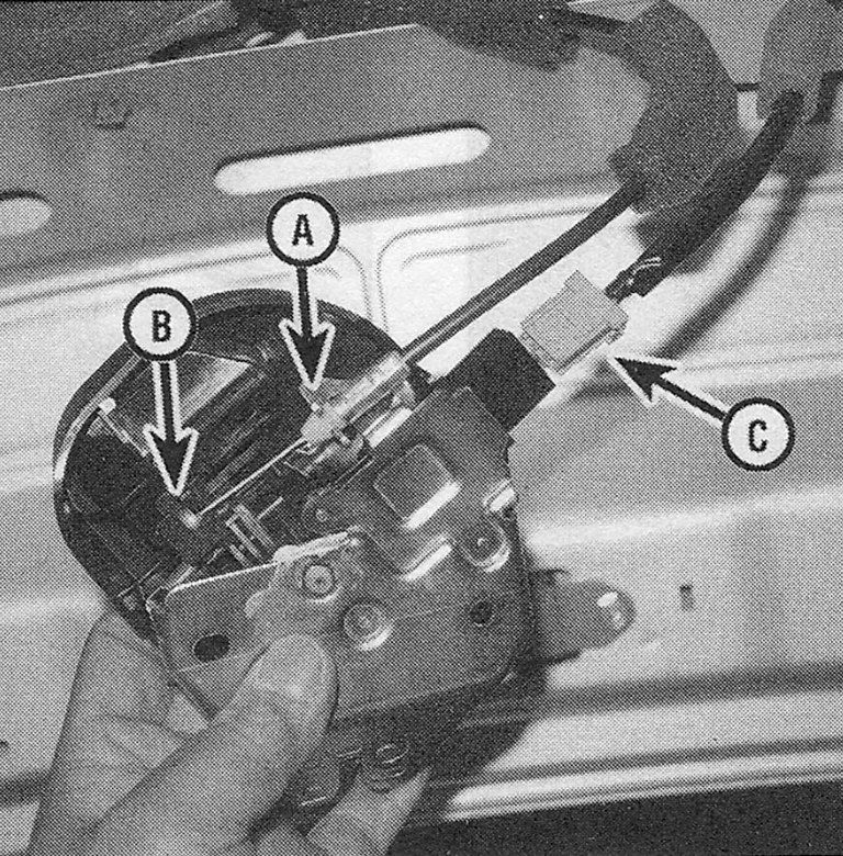 Honda Civic & CRV Body | Trunk lid latch and lock cylinder (coupe and sedan models) - removal and installation