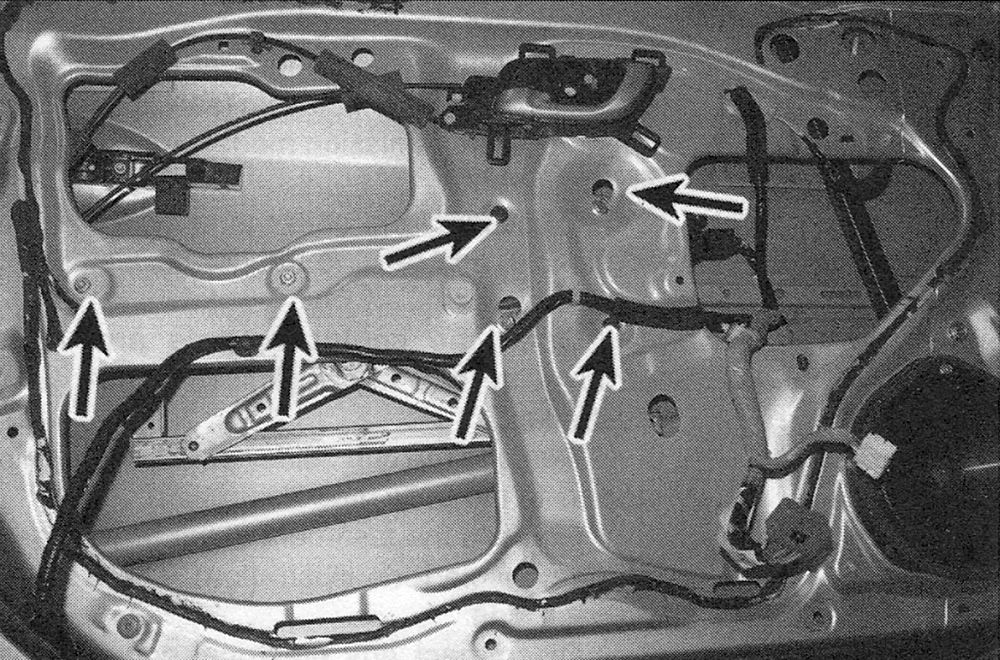 Honda Civic & CRV Body | Door window glass regulator fastener locations